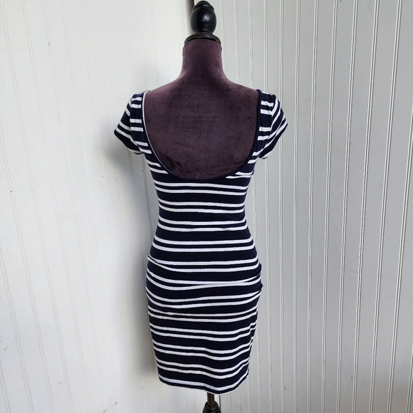Guess Navy Blue Black Striped Stretch Womens Bodycon Dress Open Back Sz S - Picture 11 of 12